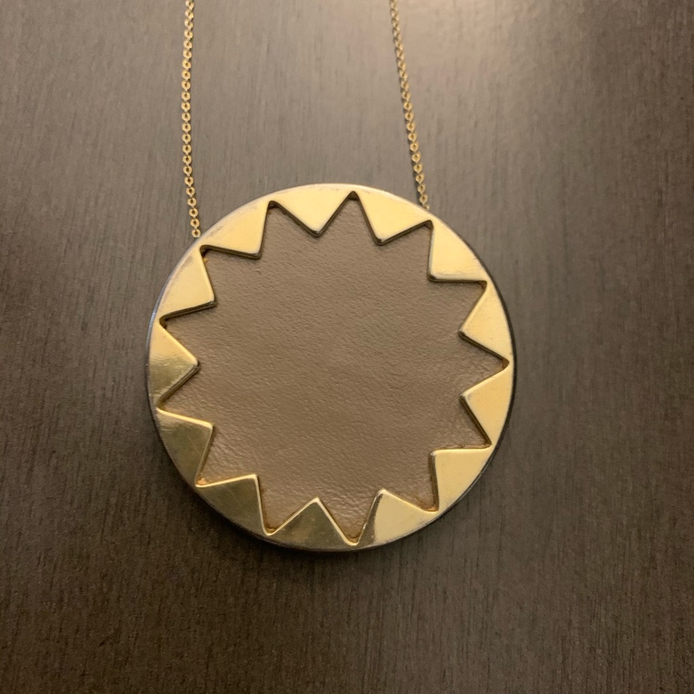 House of Harlow sunburst necklace